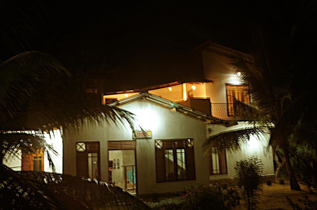 Coconut Garden House Hotel อุดาวาลาเว ภายนอก รูปภาพ
