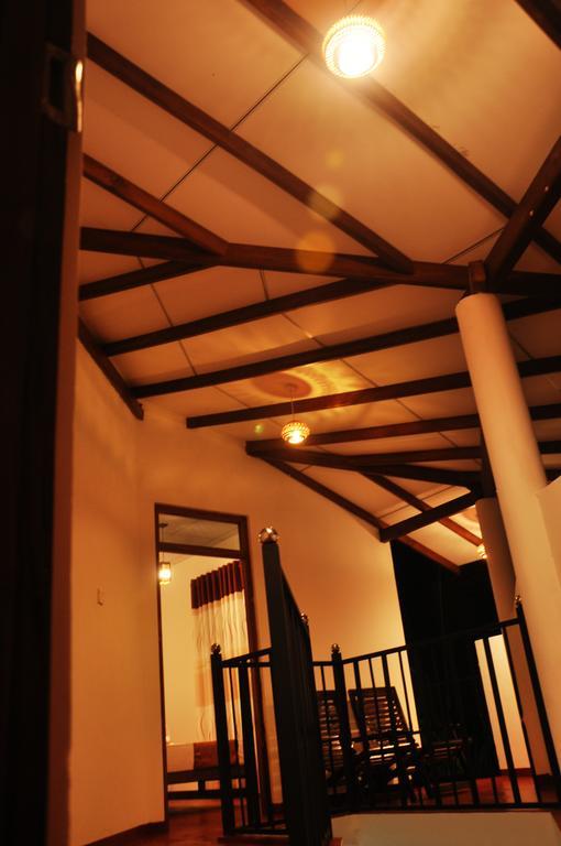 Coconut Garden House Hotel อุดาวาลาเว ภายนอก รูปภาพ