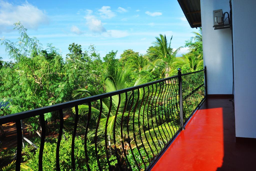 Coconut Garden House Hotel อุดาวาลาเว ภายนอก รูปภาพ