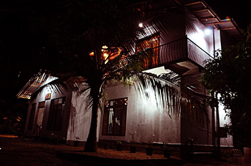 Coconut Garden House Hotel อุดาวาลาเว ภายนอก รูปภาพ