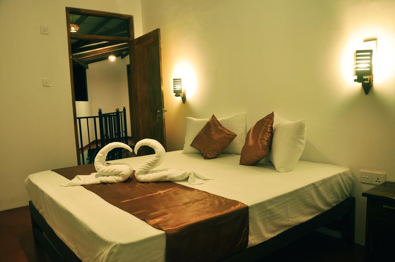 Coconut Garden House Hotel อุดาวาลาเว ภายนอก รูปภาพ
