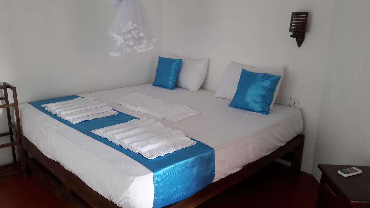Coconut Garden House Hotel อุดาวาลาเว ภายนอก รูปภาพ