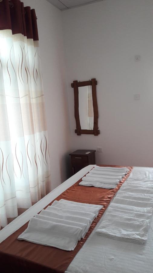 Coconut Garden House Hotel อุดาวาลาเว ภายนอก รูปภาพ